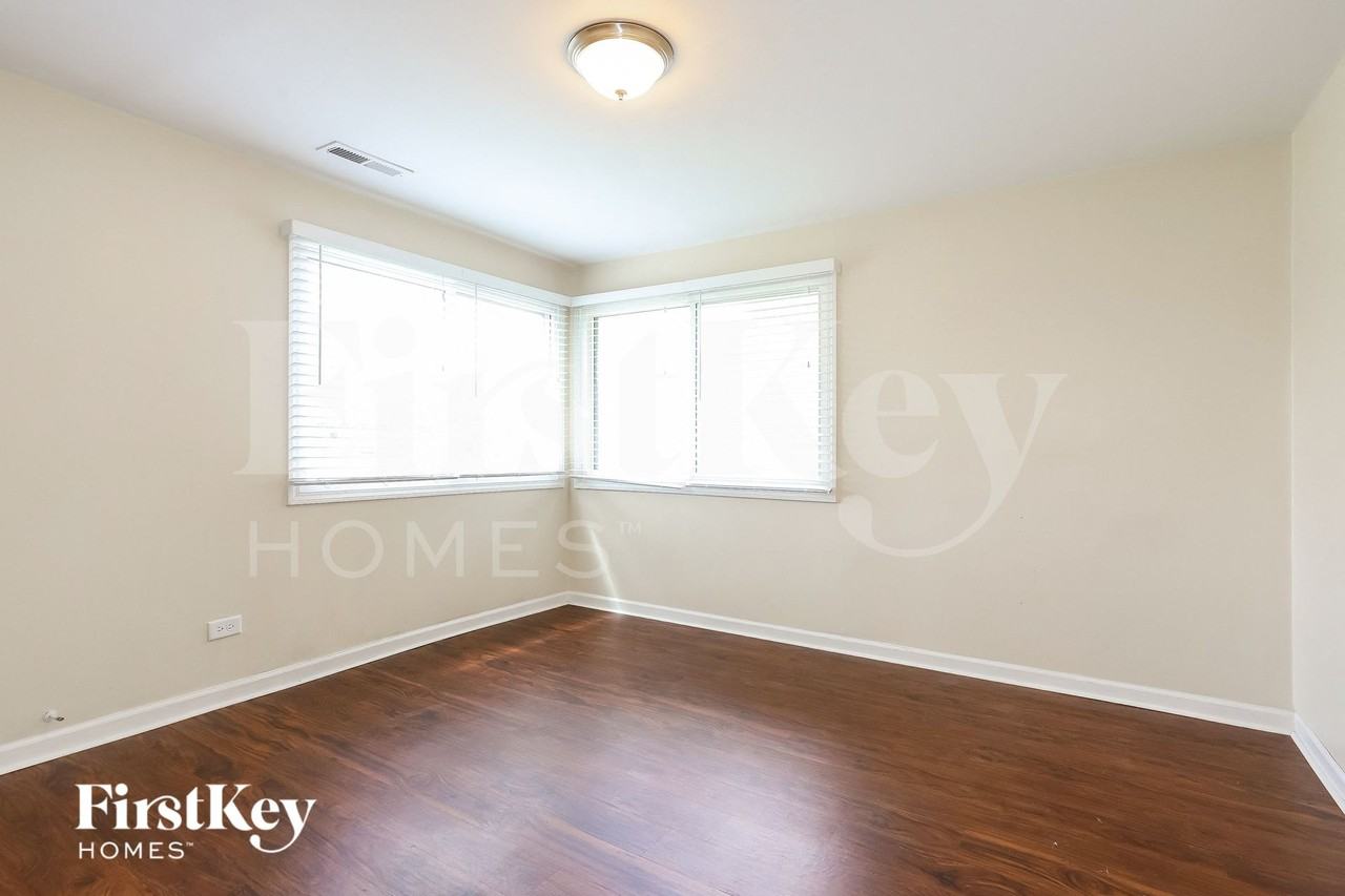 5141 Oak Center Dr - Photo 7 of 15