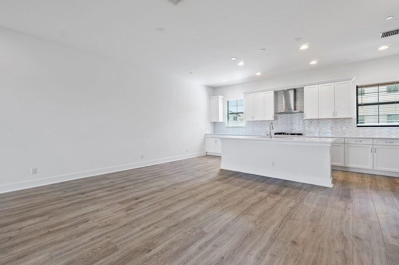 12621 Machiavelli Way - Photo 5 of 29