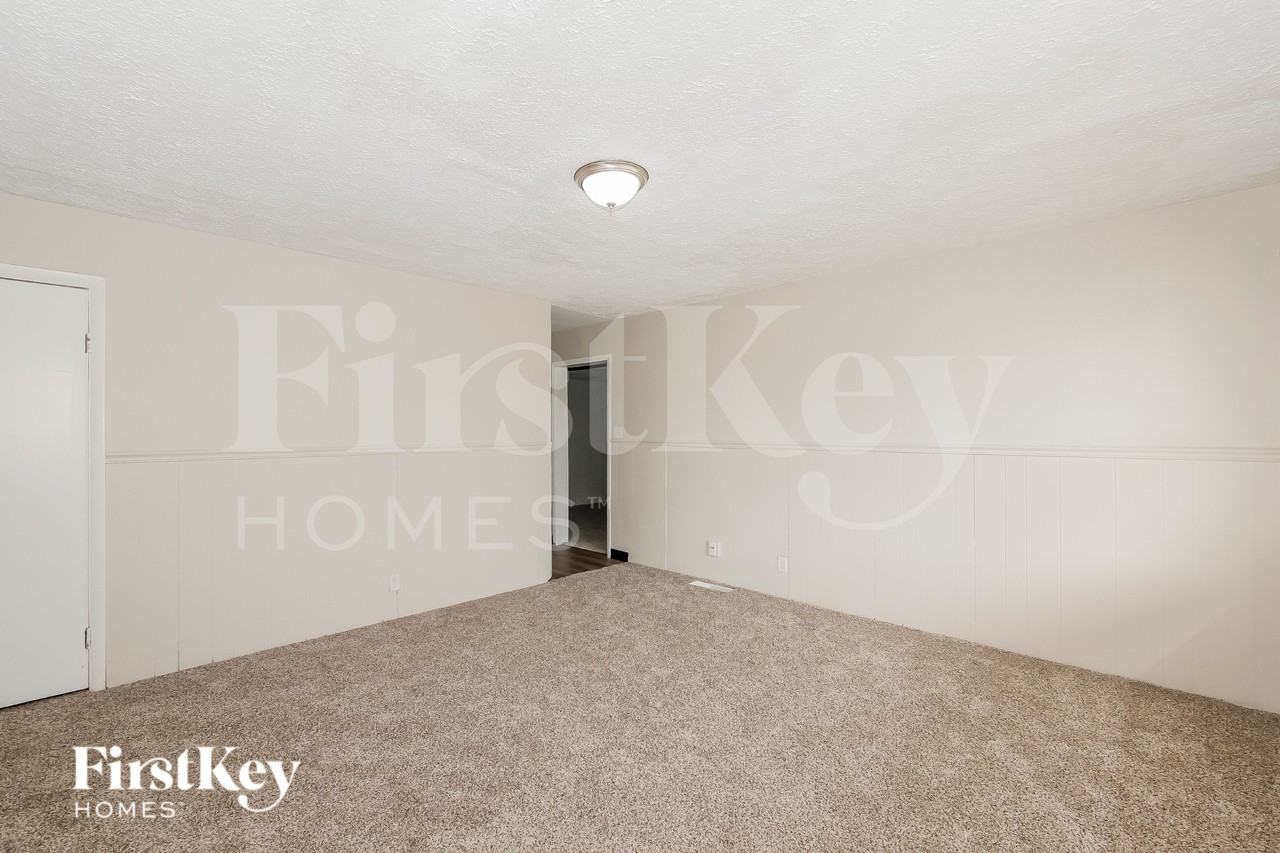 5014 N Katherine Dr - Photo 3 of 16