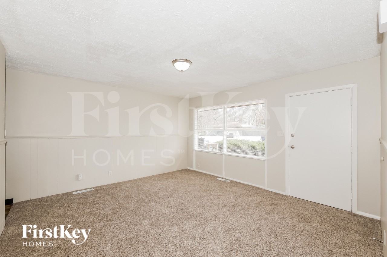 5014 N Katherine Dr - Photo 4 of 16