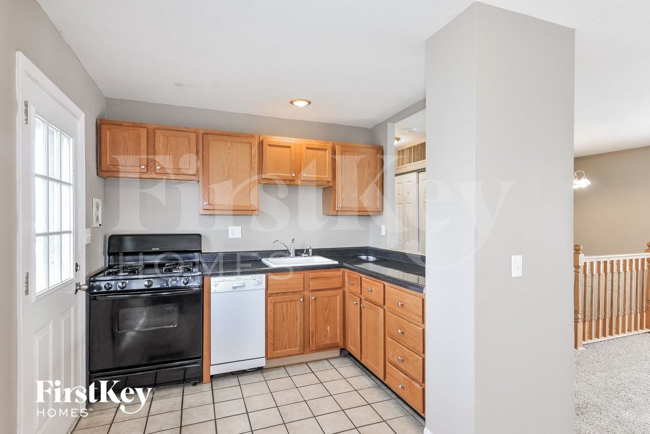 4941 Spring Forest Ln - Photo 6 of 15