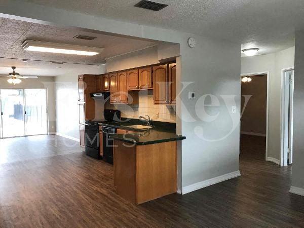 4707 W Bay Ave - Photo 3 of 20