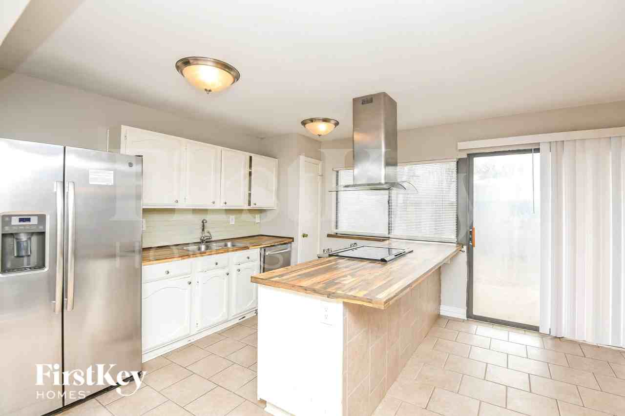 3724 Mulberry Ln - Photo 5 of 15