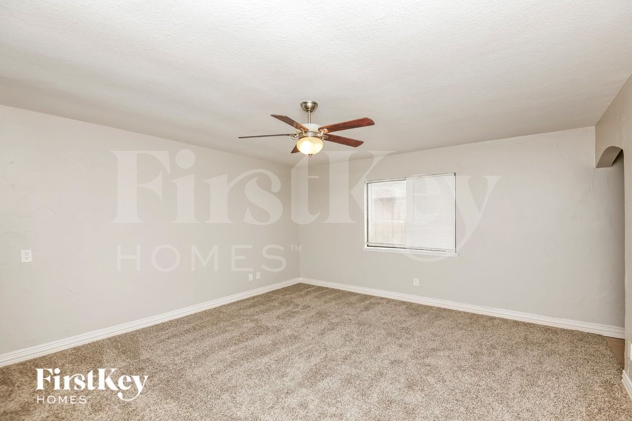 3724 Mulberry Ln - Photo 7 of 15