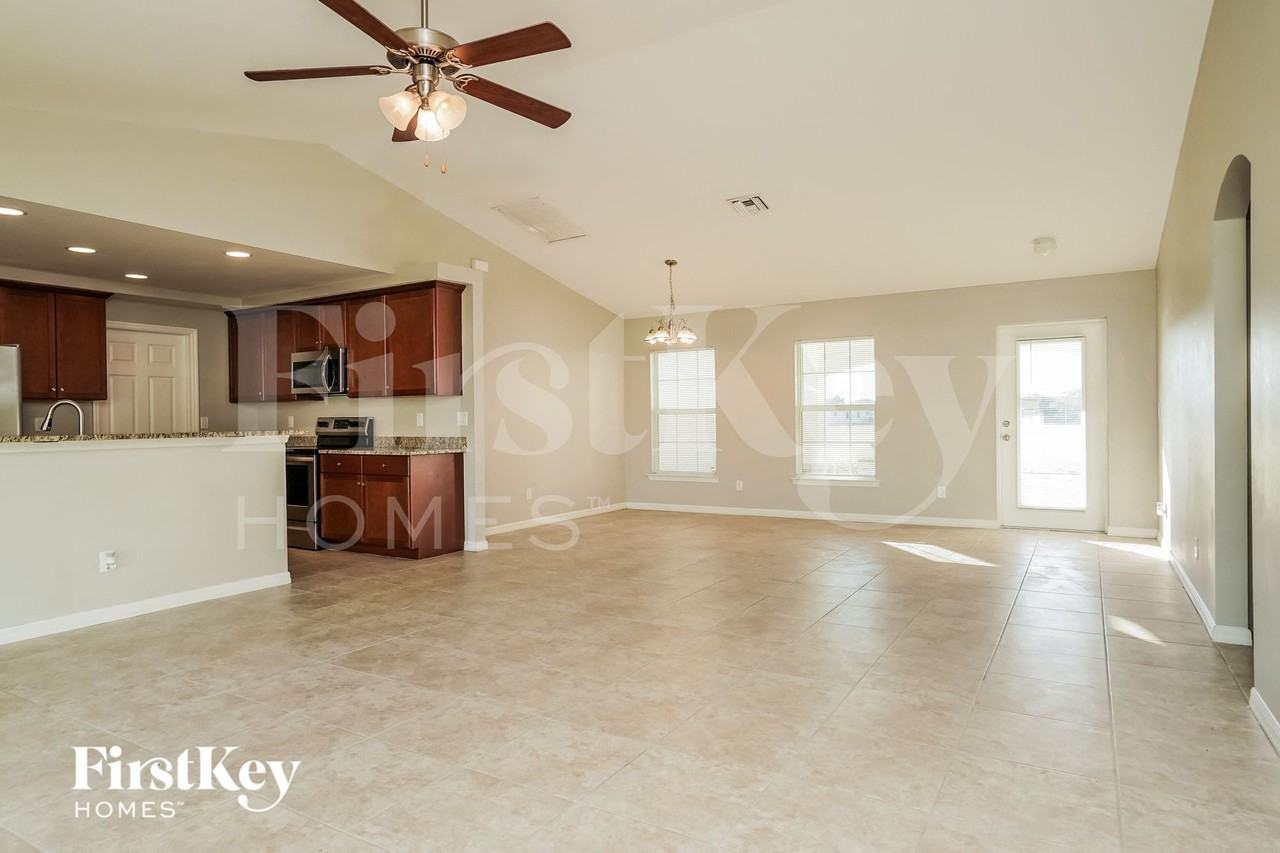 3507 Nw 19th Ter - Photo 3 of 16