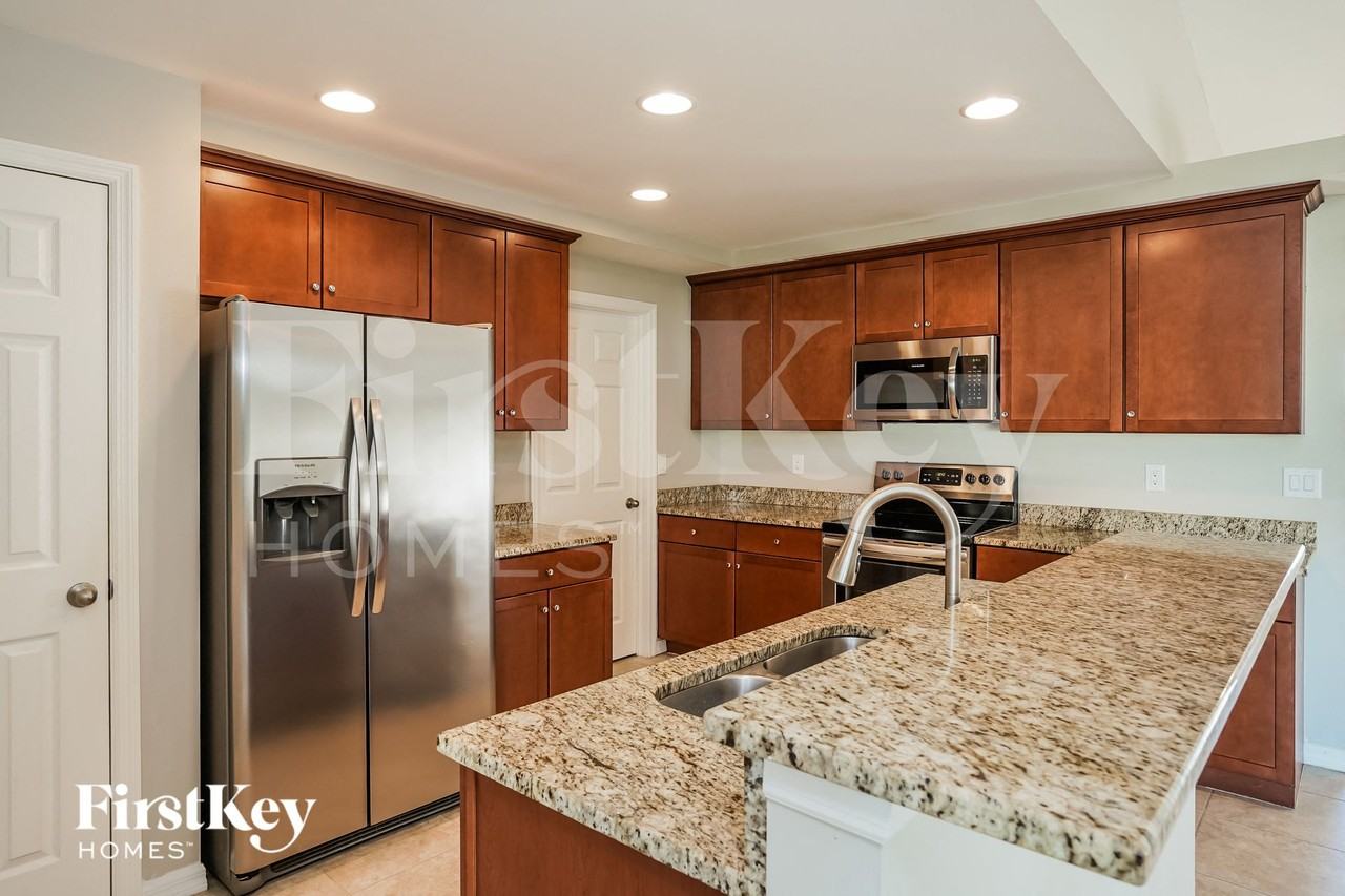 3507 Nw 19th Ter - Photo 4 of 16