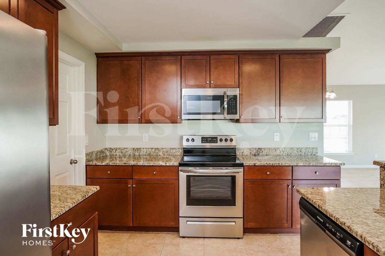 3507 Nw 19th Ter - Photo 5 of 16