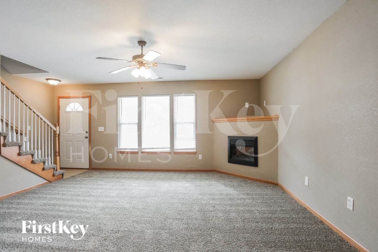 316 Ne Coldwater Creek Dr - Photo 2 of 15