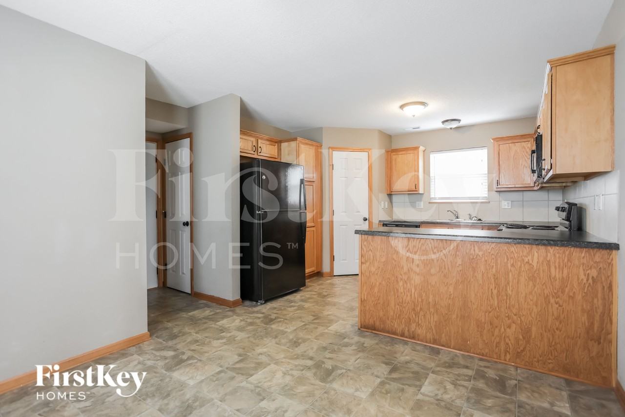 316 Ne Coldwater Creek Dr - Photo 5 of 15