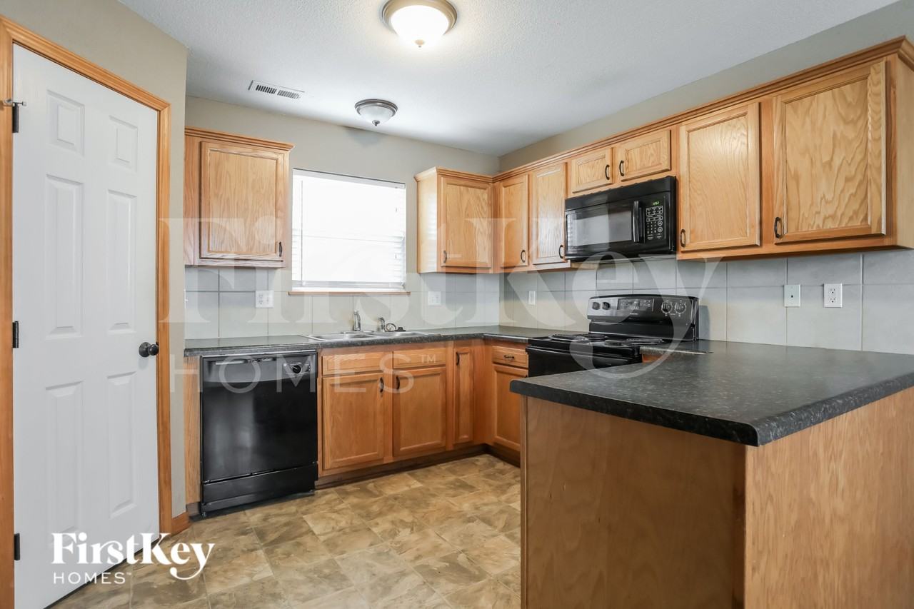 316 Ne Coldwater Creek Dr - Photo 6 of 15