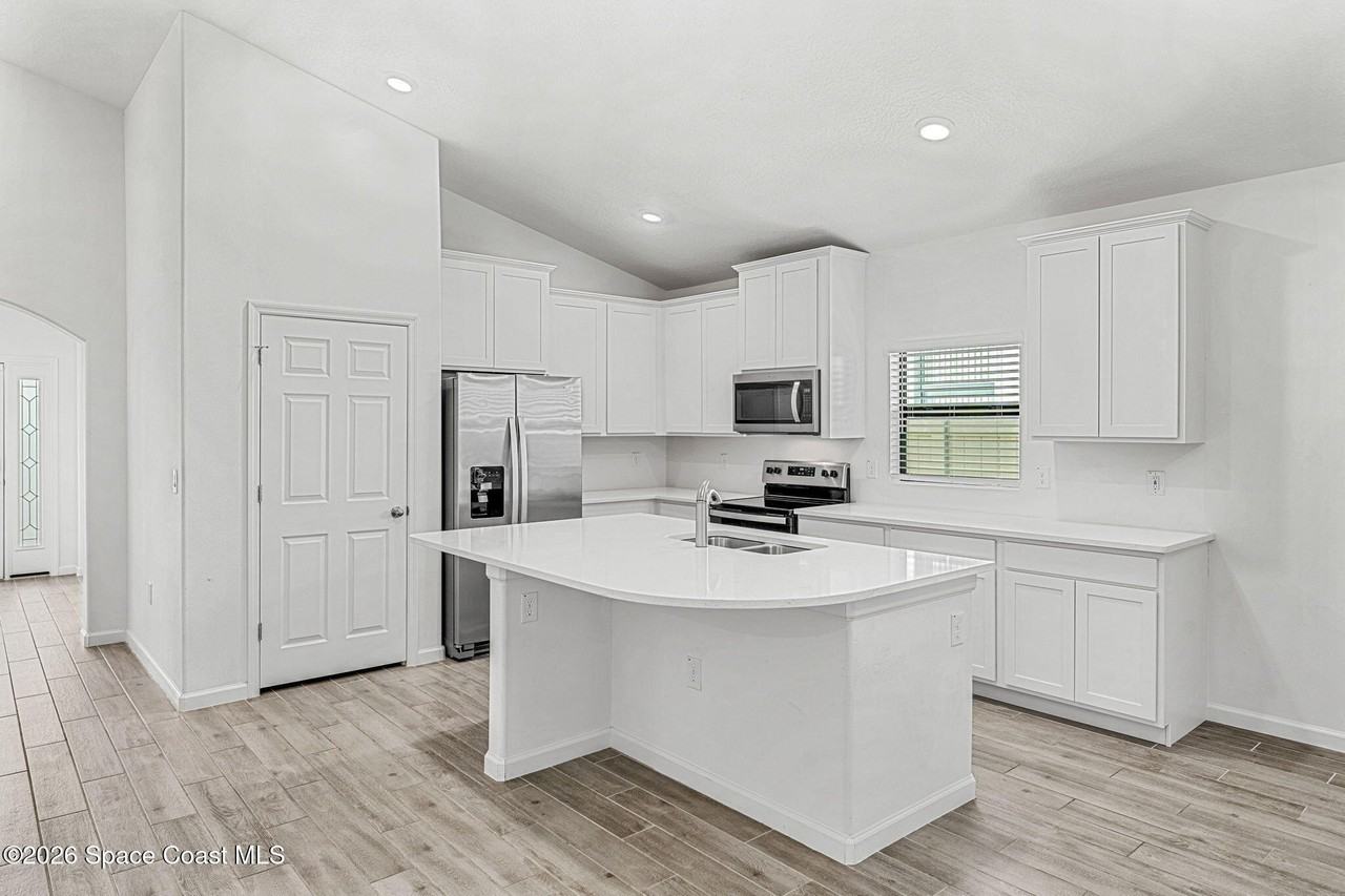 4387 Broomsedge Cir - Photo 6 of 36