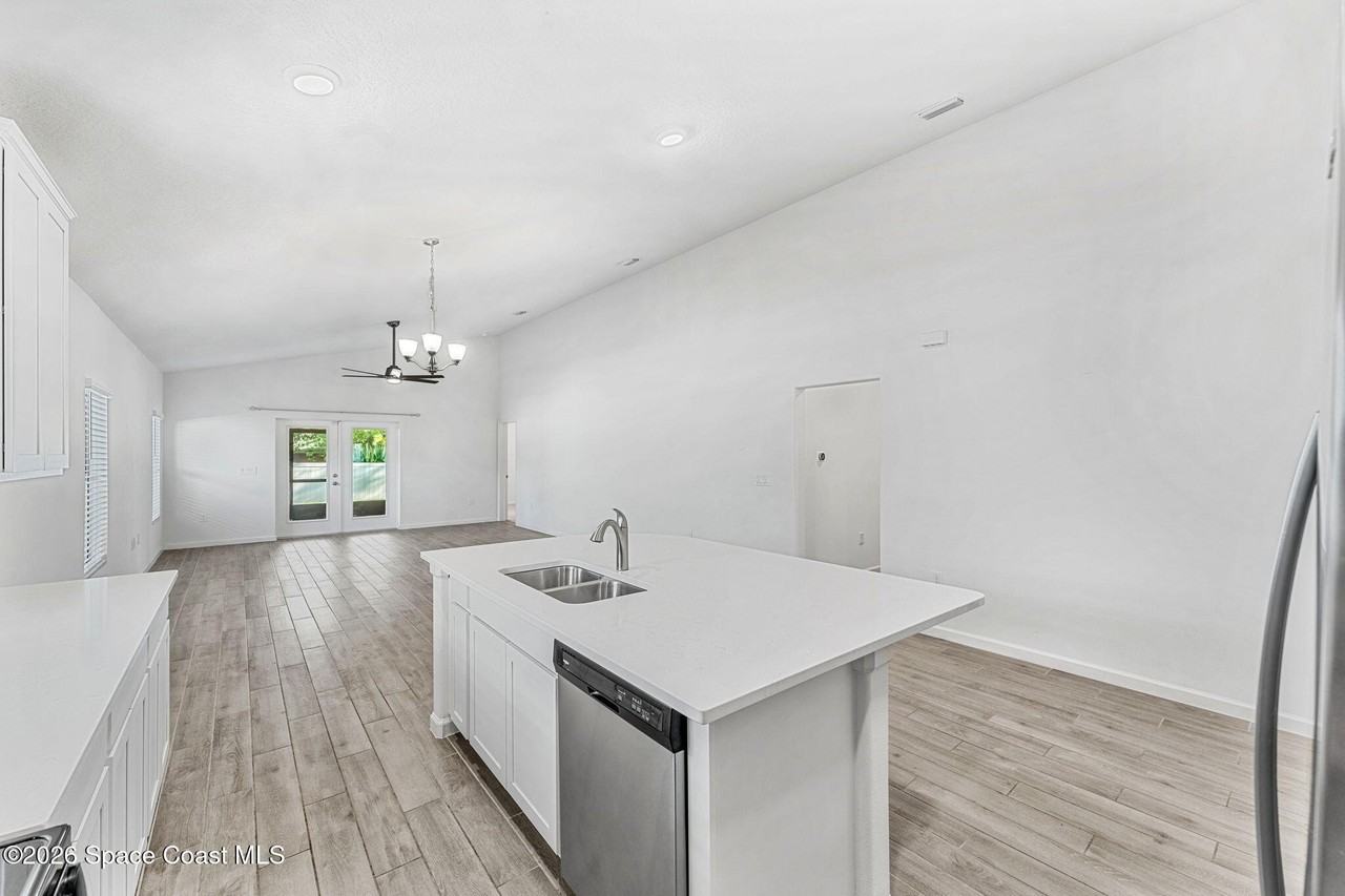 4387 Broomsedge Cir - Photo 7 of 36