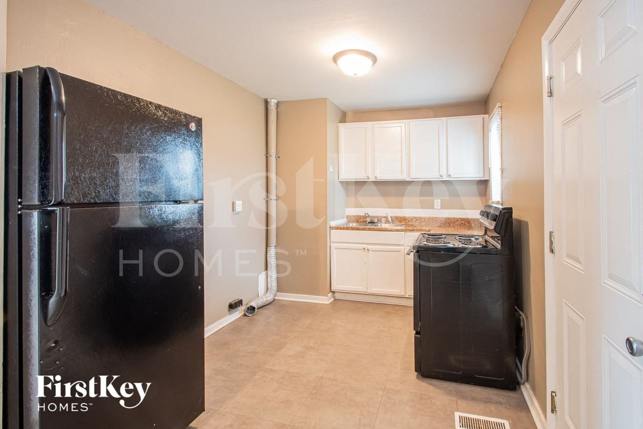 3107 N Fuller Dr - Photo 4 of 15