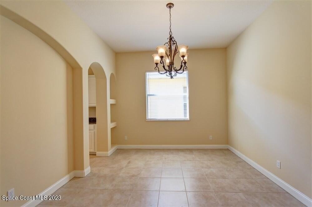 1175 Clubhouse Dr - Photo 7 of 34