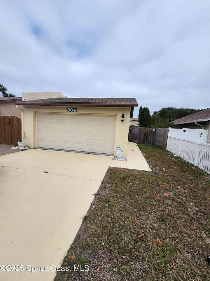 304 Wilson Ave - Photo 2 of 41