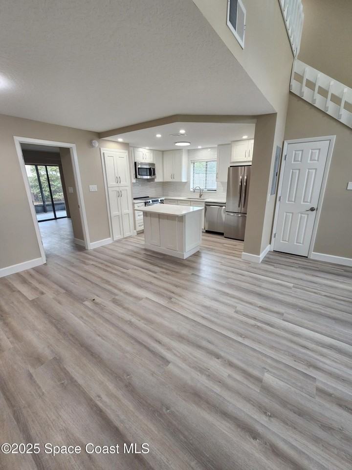 304 Wilson Ave - Photo 6 of 41