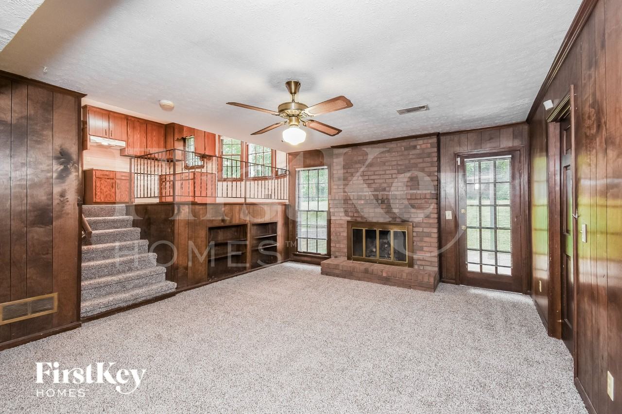 3021 Wendwood Dr - Photo 4 of 15