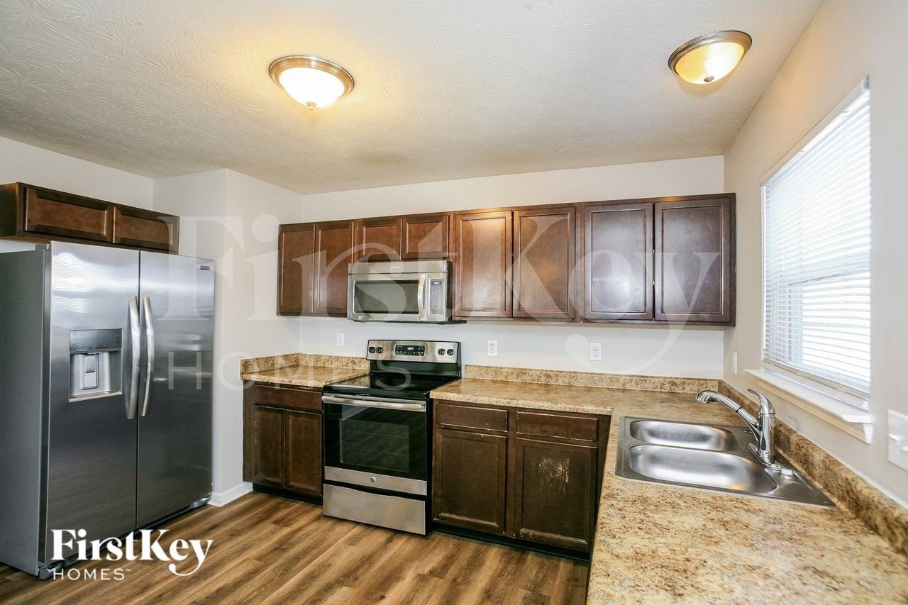 2871 Beethoven Ave - Photo 6 of 16