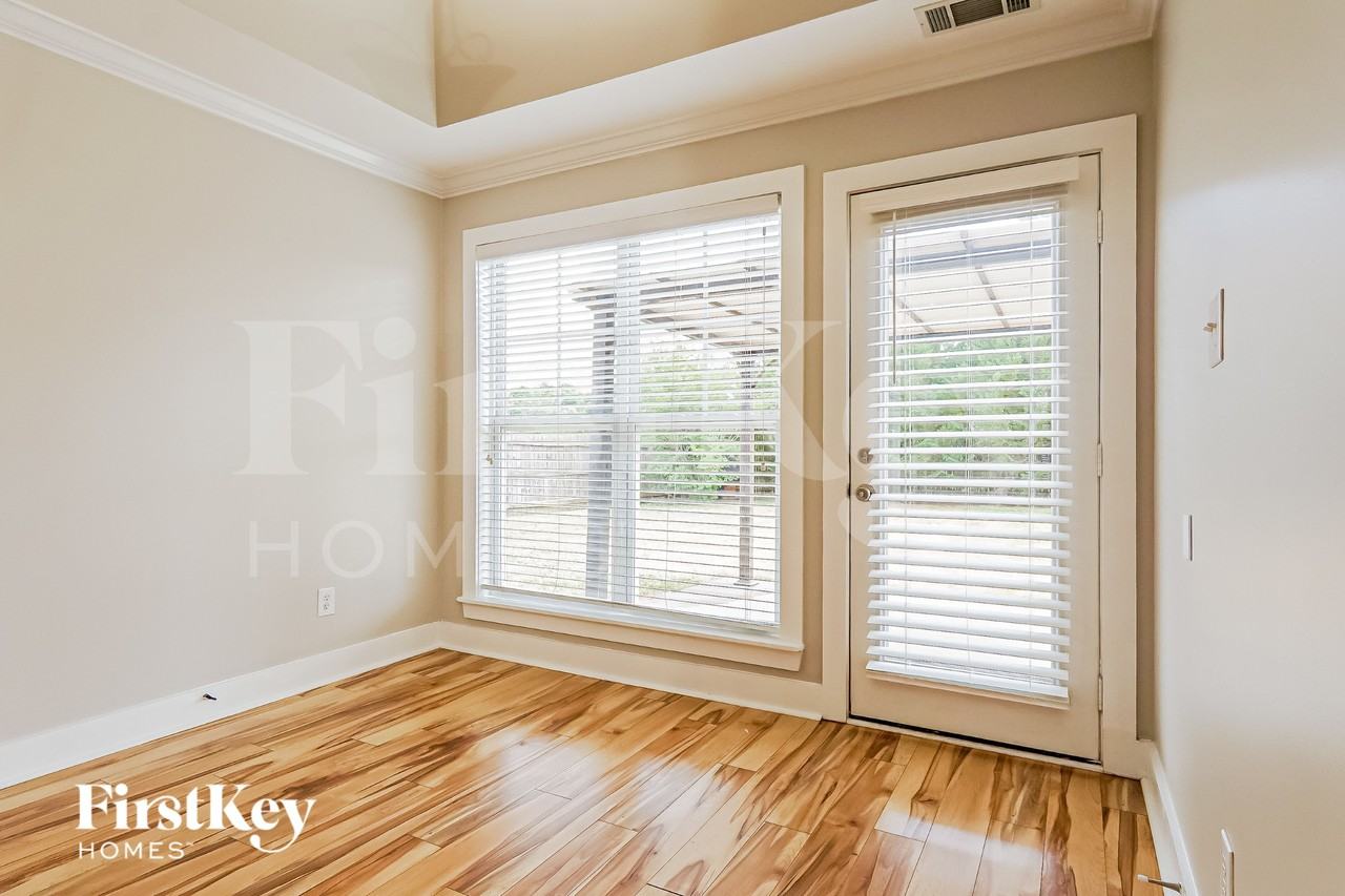 247 Stonecreek Pl - Photo 5 of 15