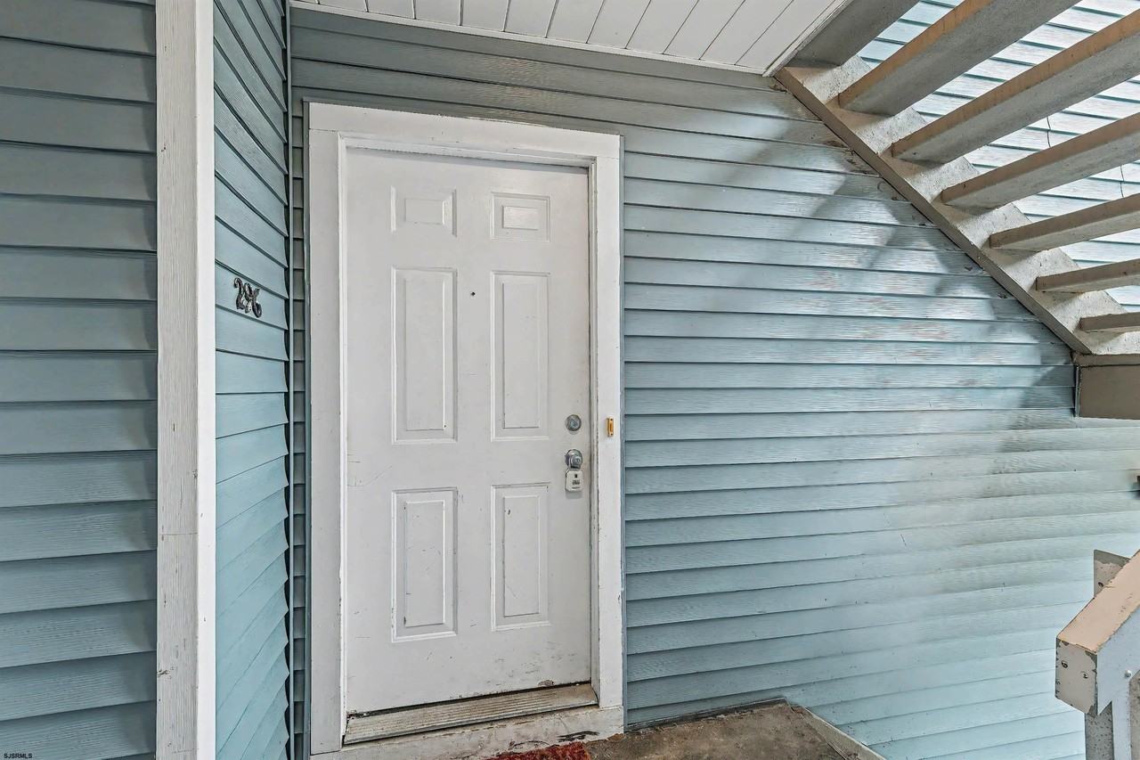 296 Heather Croft - Photo 2 of 23