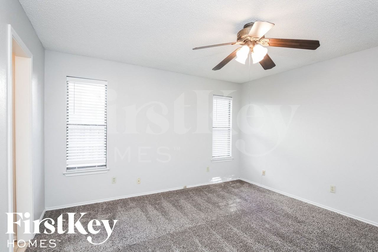 2104 Homecraft Dr - Photo 6 of 15