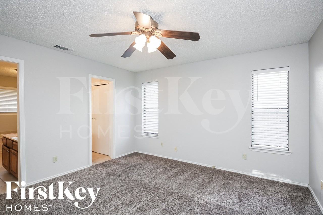 2104 Homecraft Dr - Photo 7 of 15