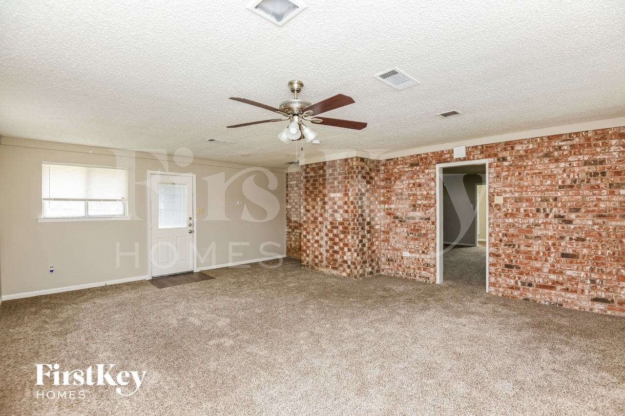 2100 Cedar Ct - Photo 5 of 16