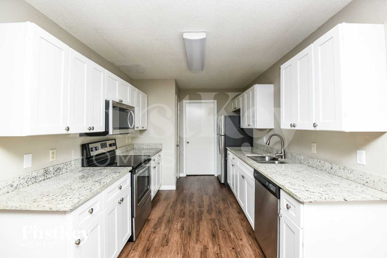 2100 Cedar Ct - Photo 6 of 16