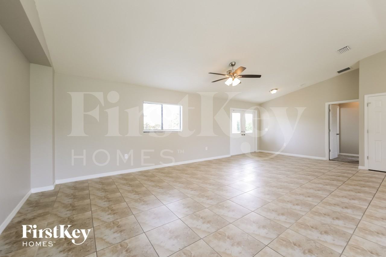 209 Sw 21st Ter - Photo 3 of 15