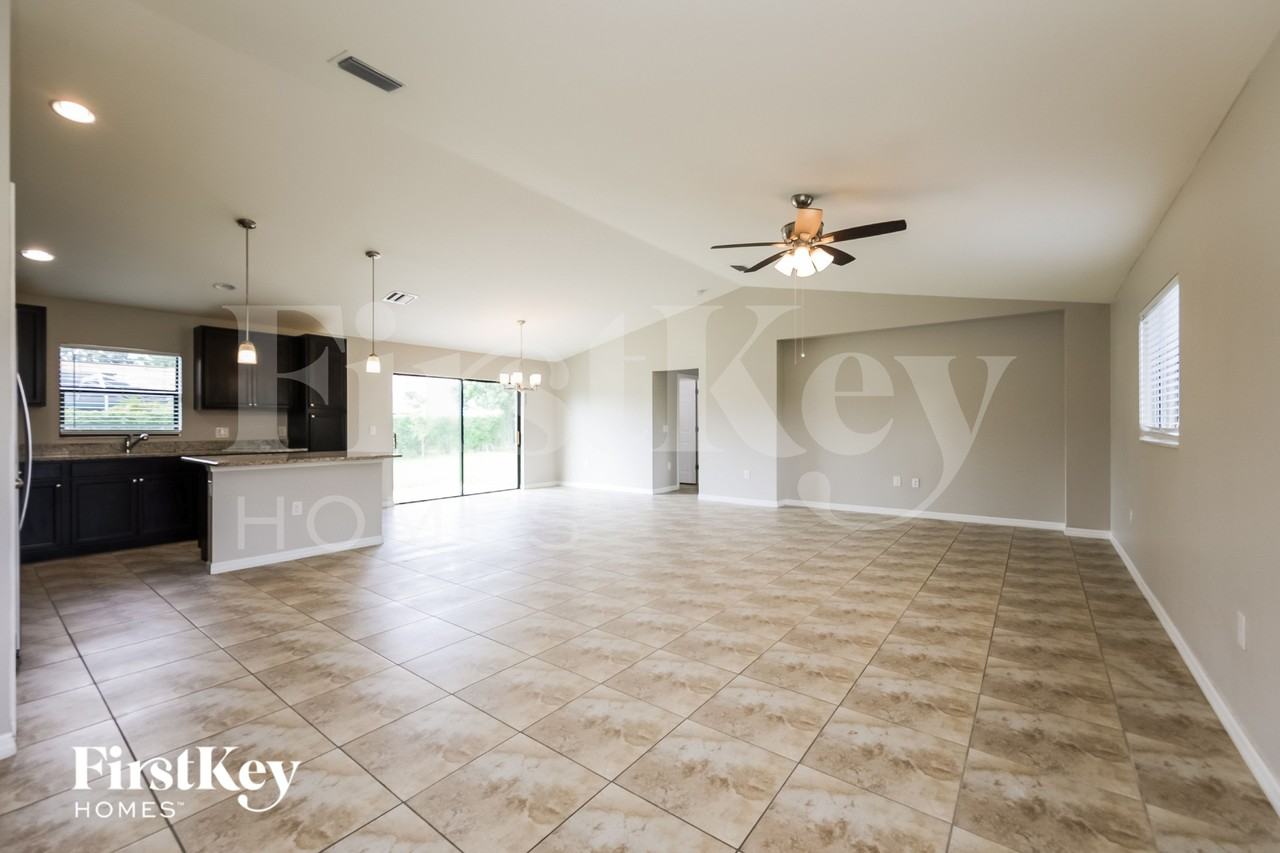 209 Sw 21st Ter - Photo 4 of 15