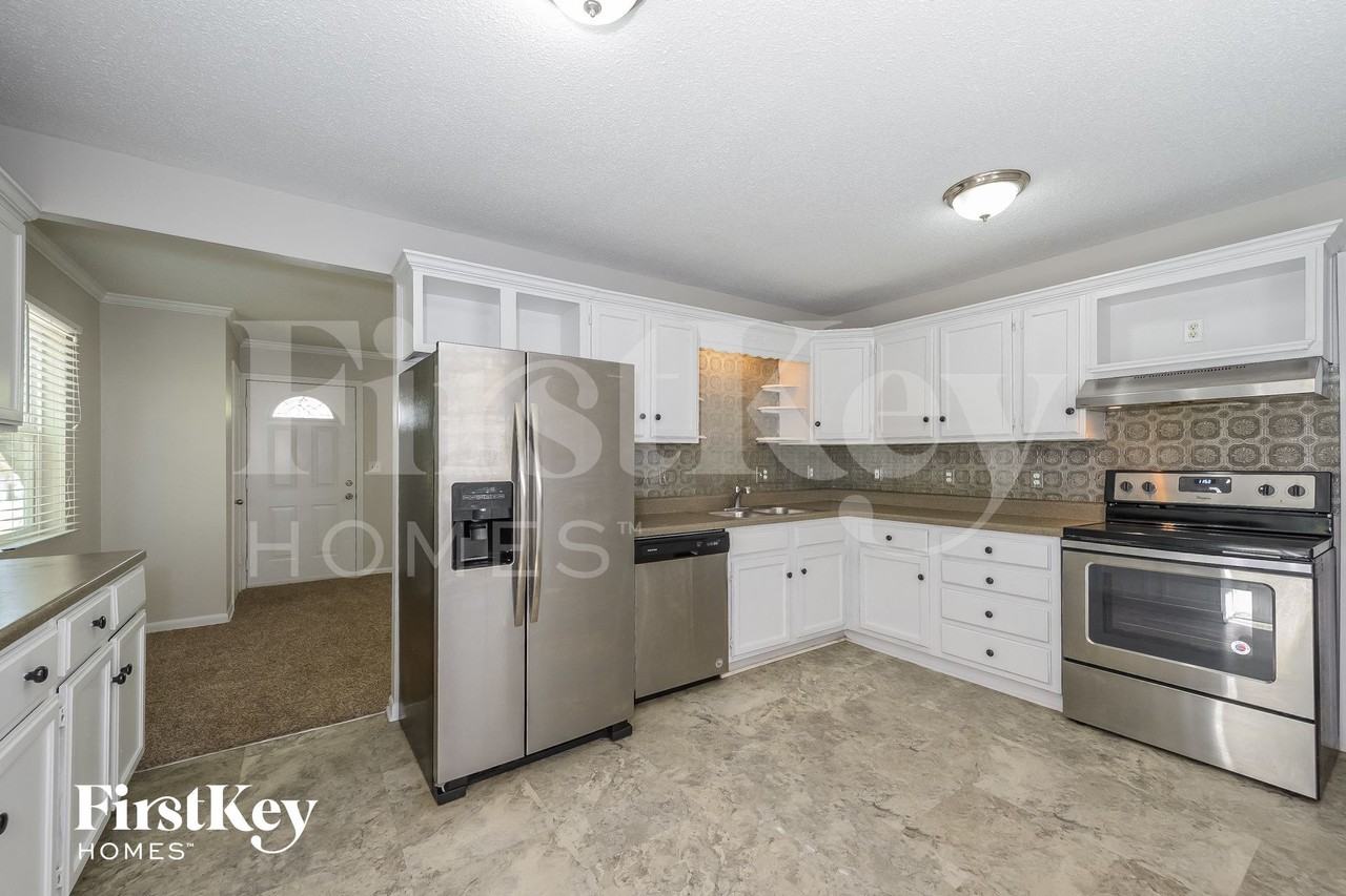 201 E Hale St - Photo 5 of 14