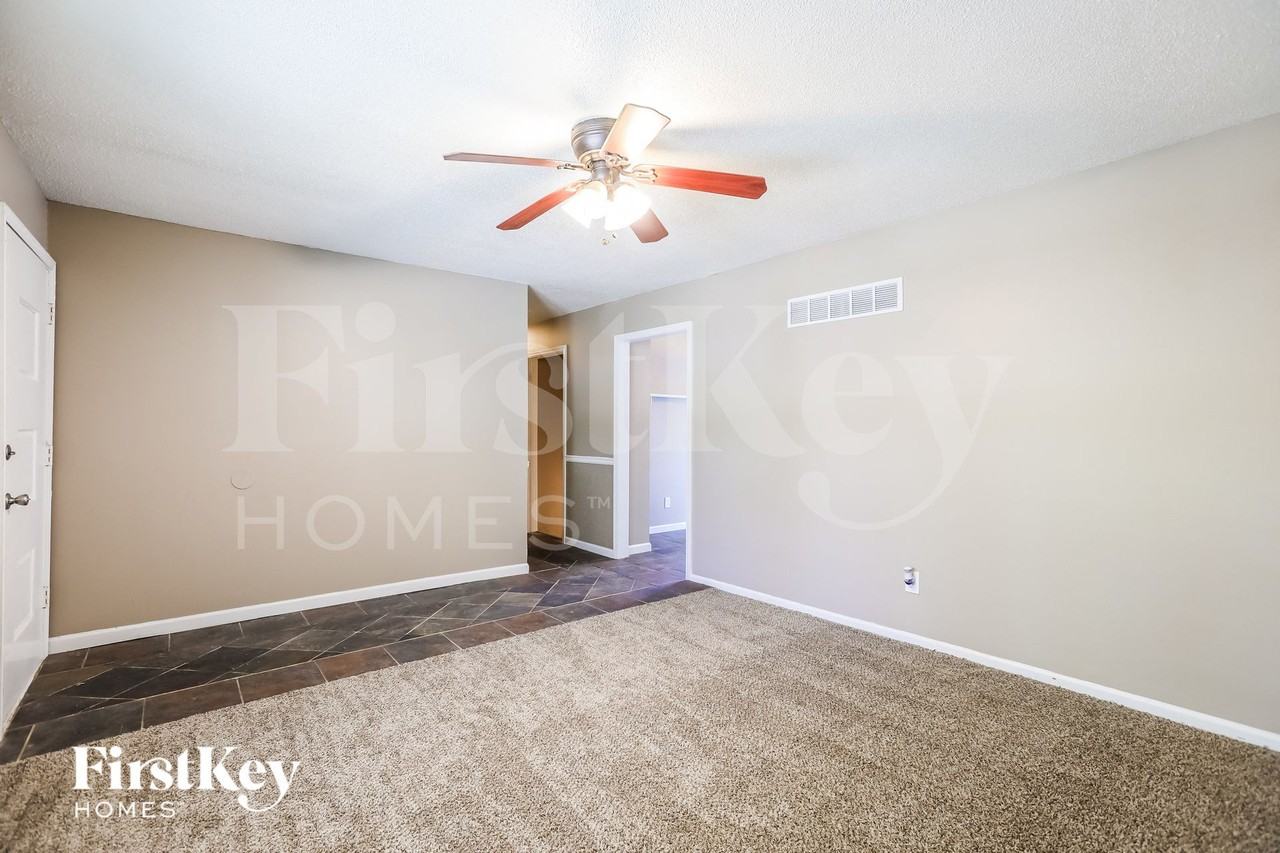 1909 Sw Keystone Dr - Photo 3 of 15