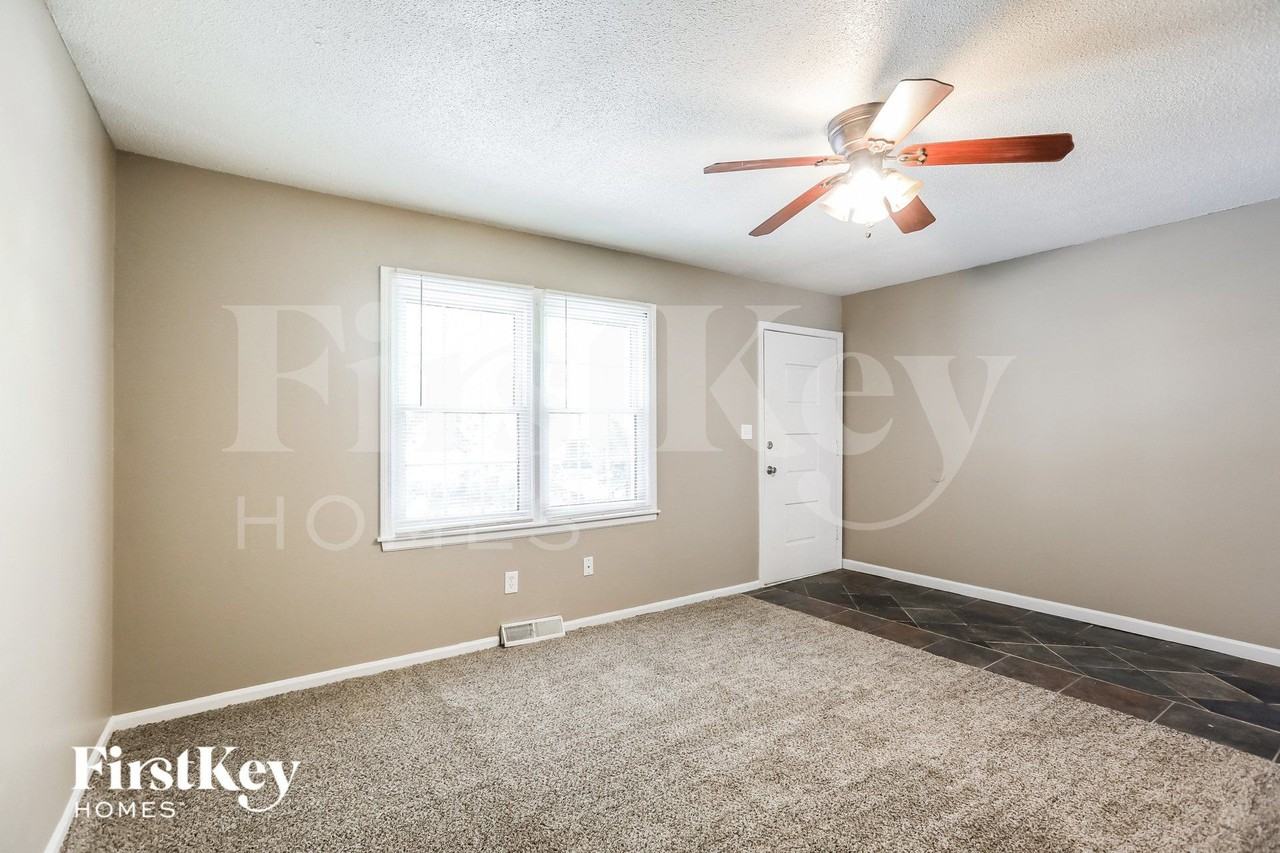 1909 Sw Keystone Dr - Photo 5 of 15