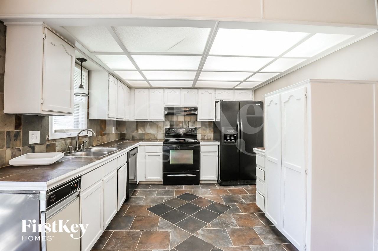 1909 Sw Keystone Dr - Photo 6 of 15