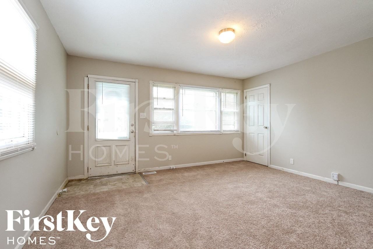 1907 Martin St - Photo 2 of 15