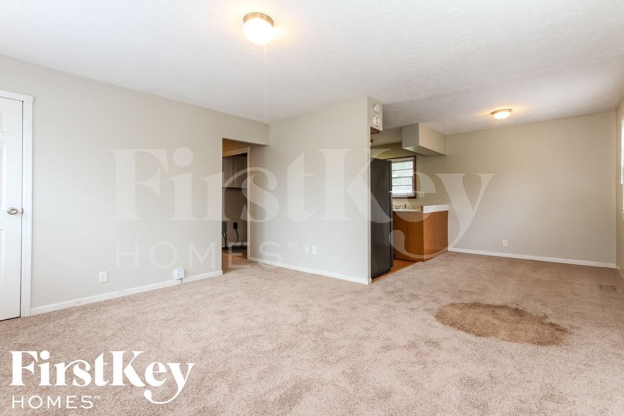 1907 Martin St - Photo 3 of 15