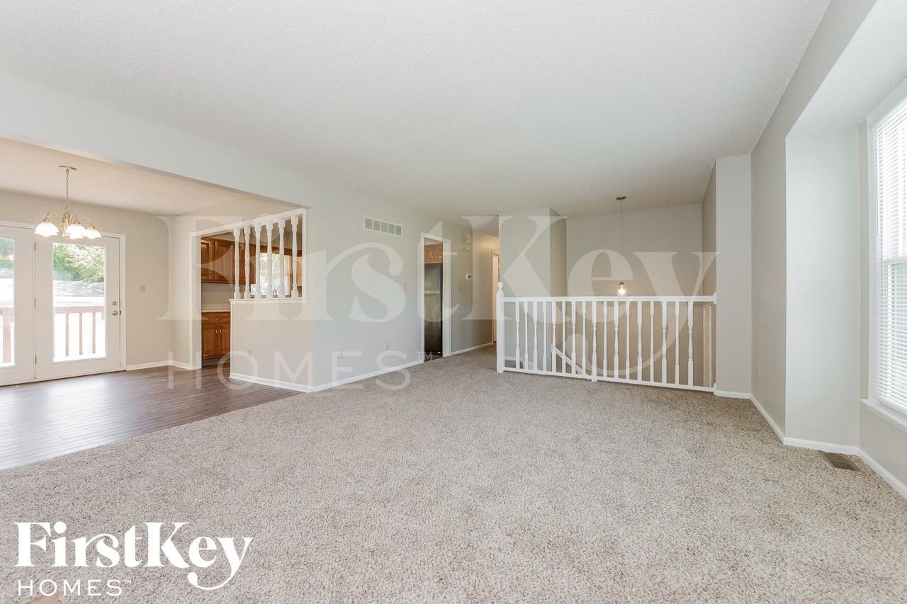 18901 S Ash St - Photo 4 of 15