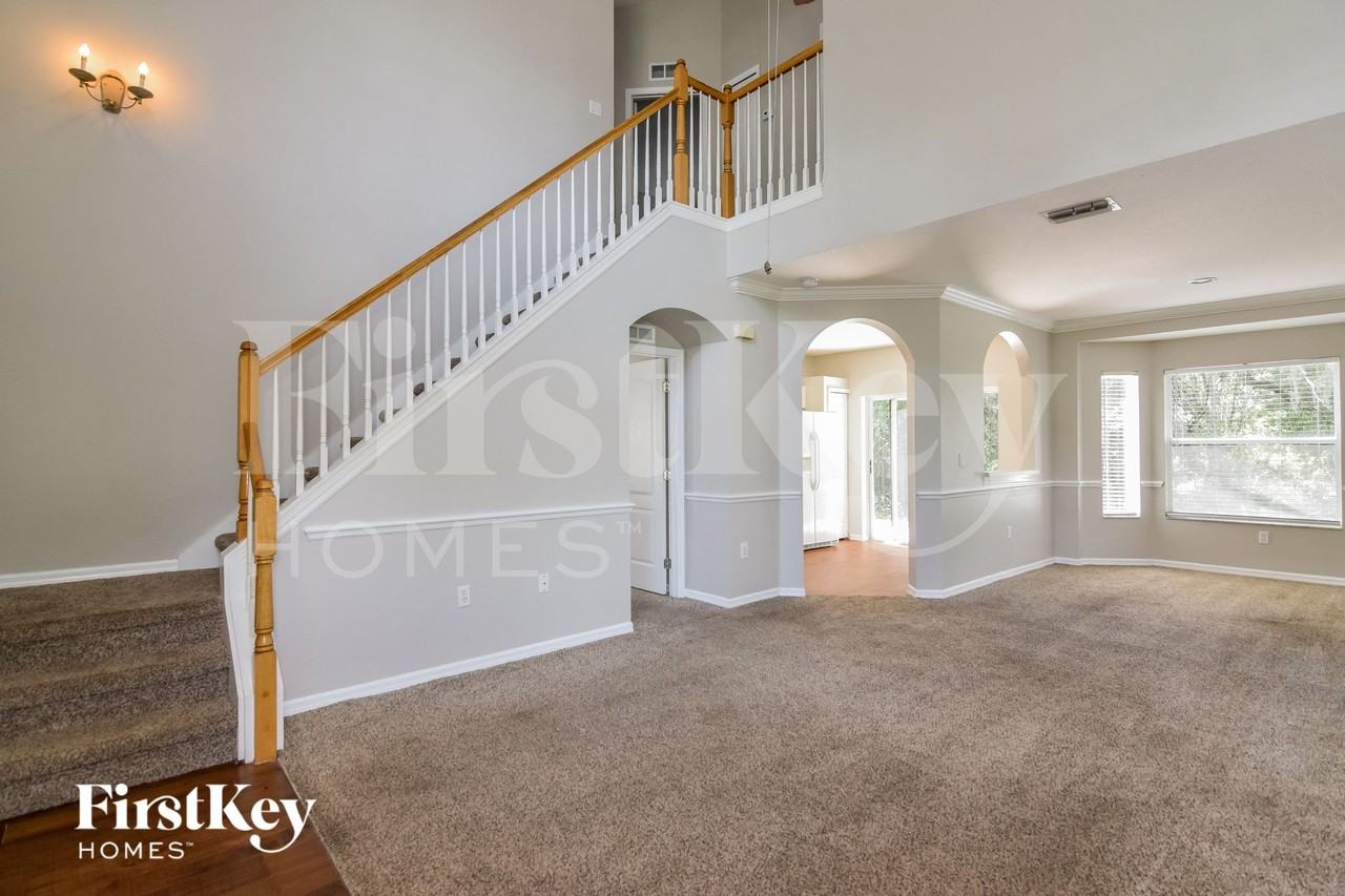 18136 Birdwater Dr - Photo 3 of 15