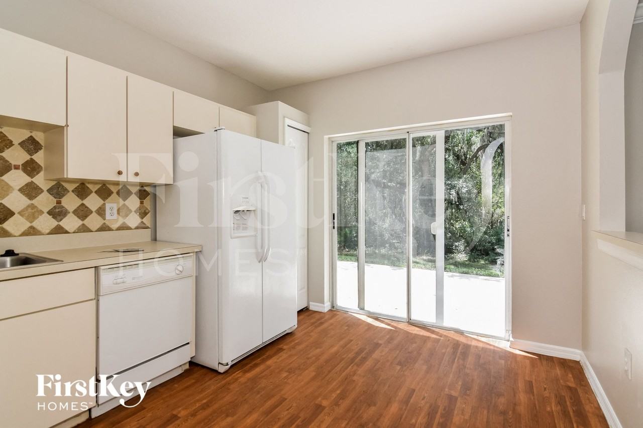 18136 Birdwater Dr - Photo 5 of 15