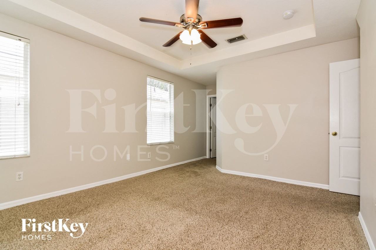 18136 Birdwater Dr - Photo 7 of 15