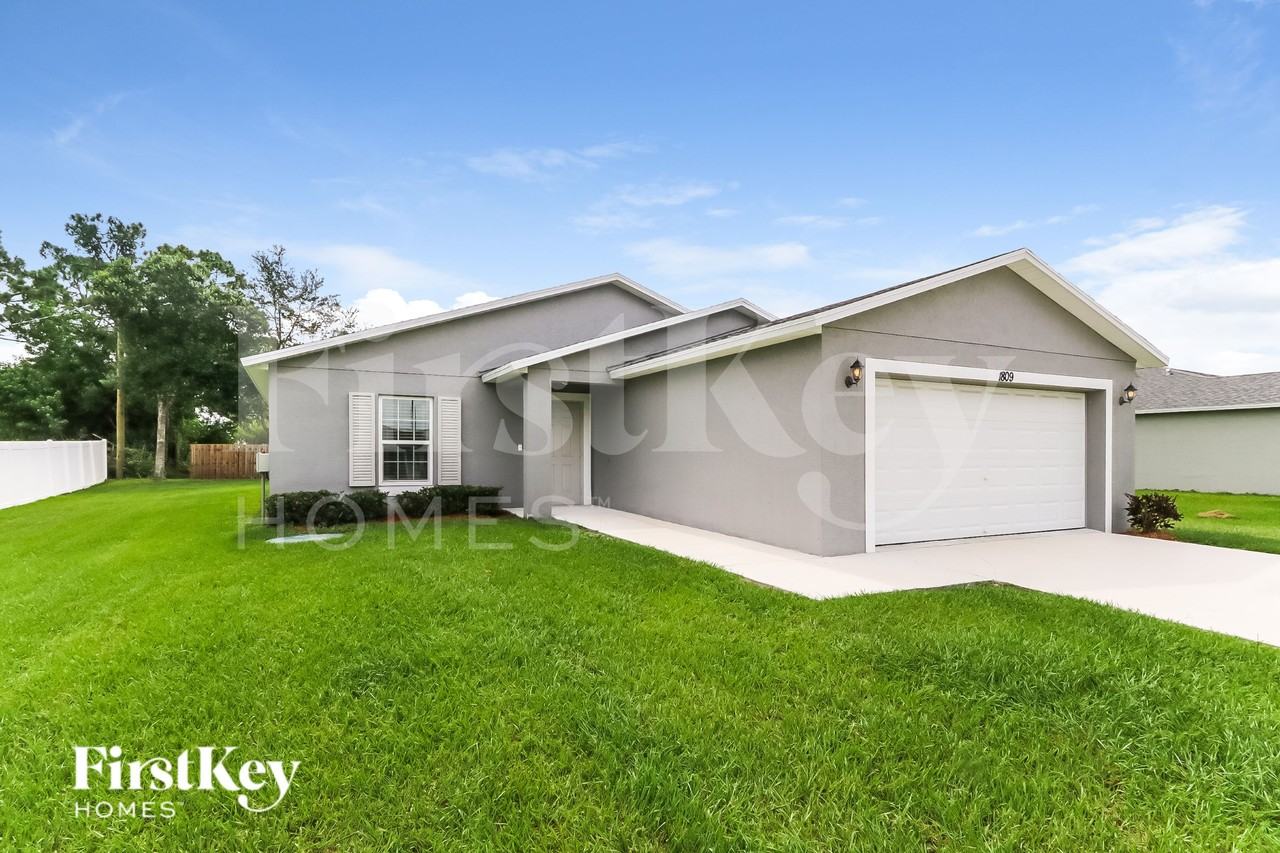 1809 Sw Cycle St - Photo 2 of 16