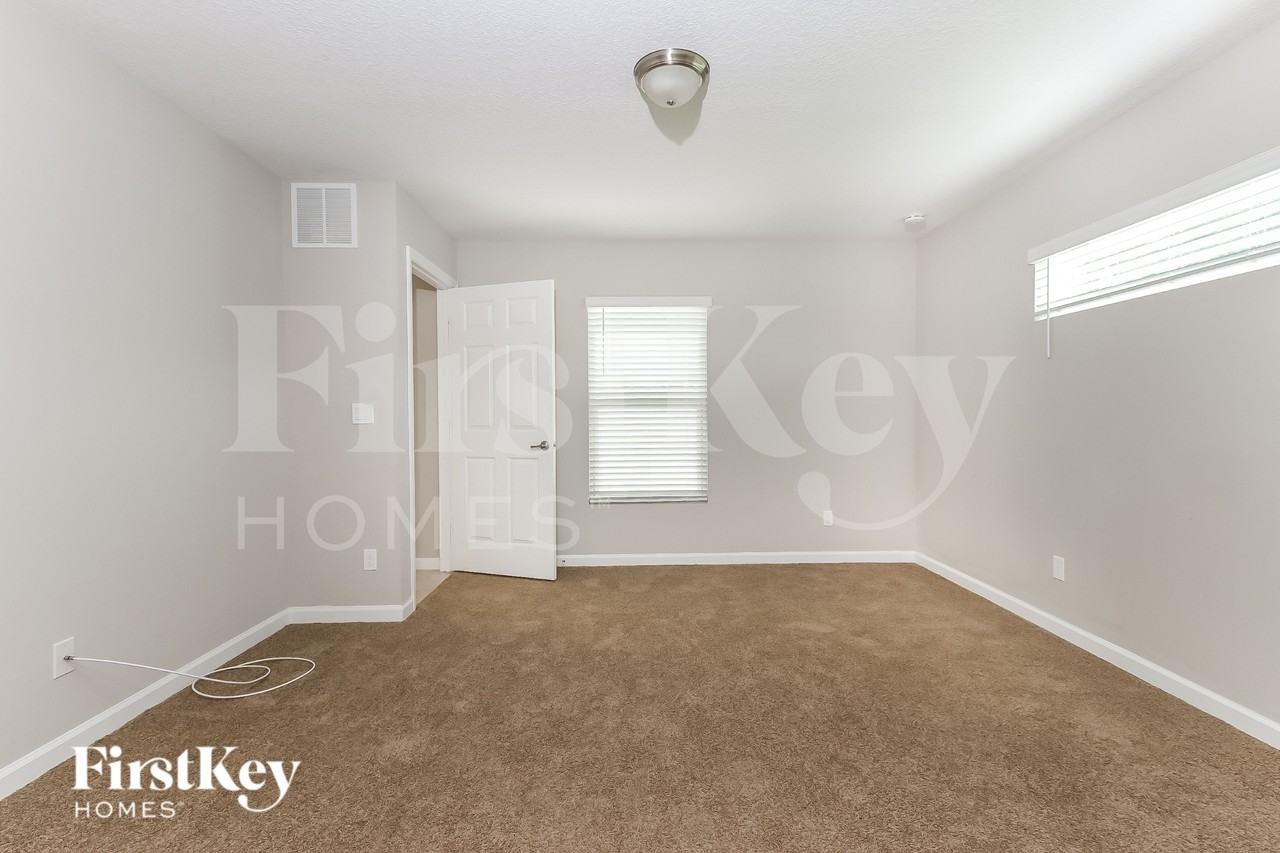 1809 Sw Cycle St - Photo 7 of 16