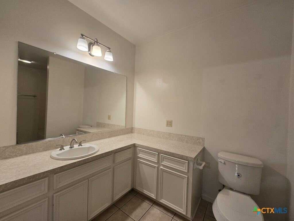 1401 W Avenue B - Photo 7 of 28