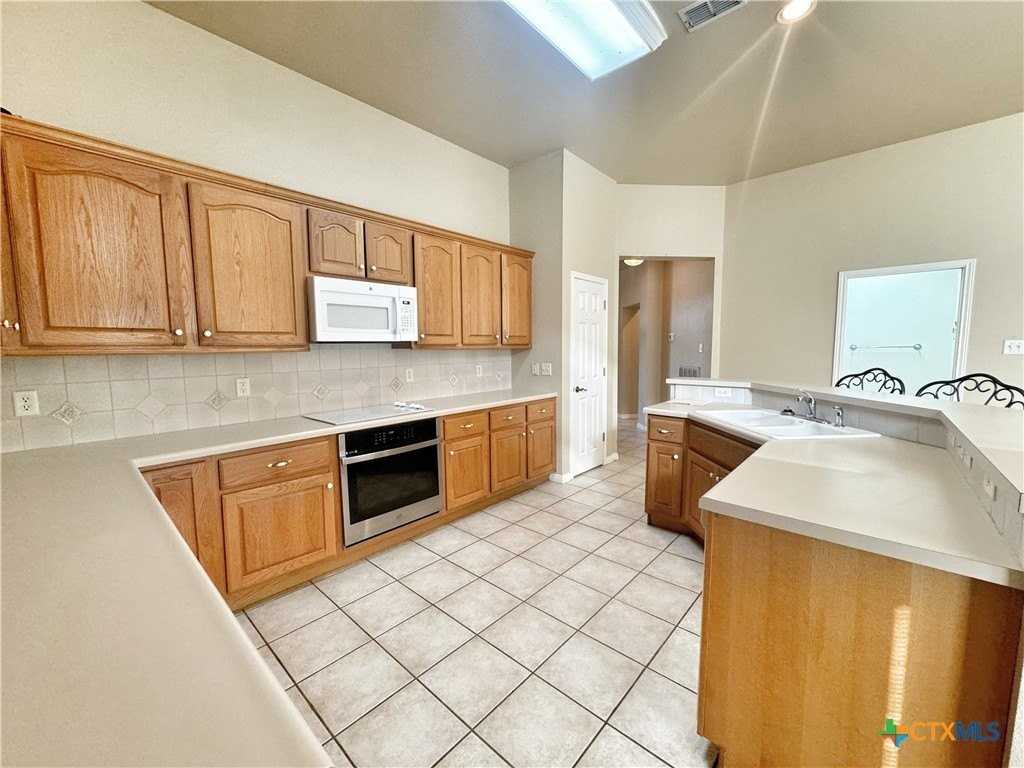 2263 Kensington Way - Photo 6 of 32