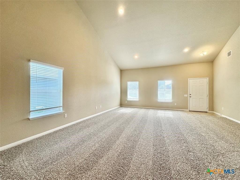 1521 Maier Dr - Photo 5 of 33