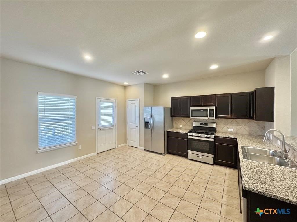 1521 Maier Dr - Photo 6 of 33