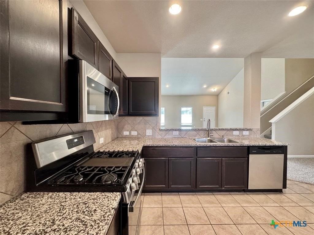 1521 Maier Dr - Photo 7 of 33