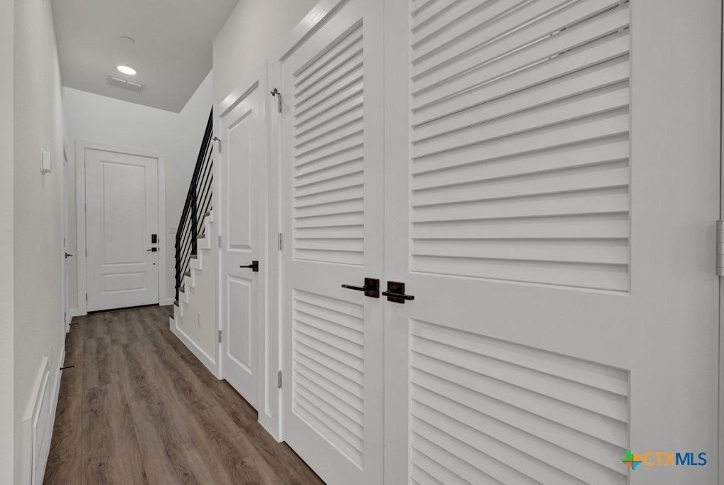 104 Creekside Trl Unit 301 - Photo 5 of 32