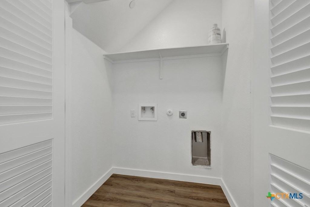 104 Creekside Trl Unit 301 - Photo 6 of 32