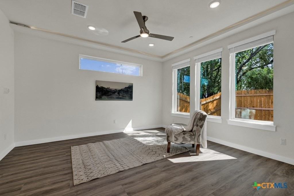 104 Creekside Trl Unit 301 - Photo 7 of 32